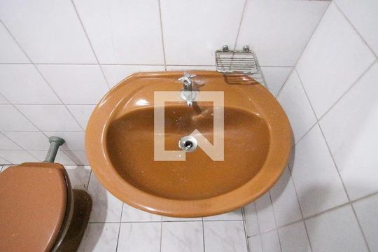 Banheiro 3 de casa à venda com 4 quartos, 133m² em Vila Antonieta, São Paulo