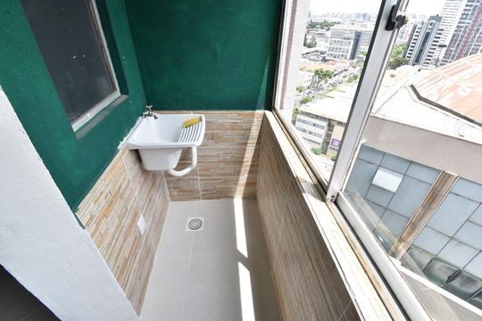 Área de serviço de apartamento para alugar com 1 quarto, 30m² em Rebouças, Curitiba