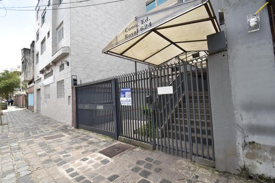 Fachada do condomínio de apartamento para alugar com 1 quarto, 30m² em Rebouças, Curitiba