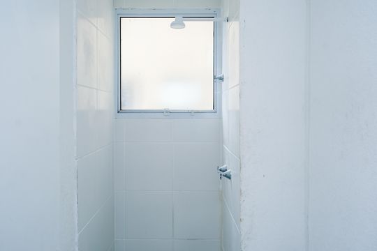 Banheiro de apartamento para alugar com 2 quartos, 40m² em Cerâmica, Nova Iguaçu