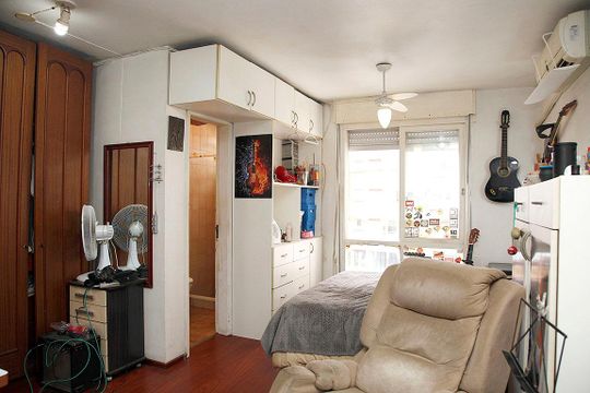 Studio - Sala / Quarto de kitnet/studio para alugar com 1 quarto, 42m² em Bom Fim, Porto Alegre
