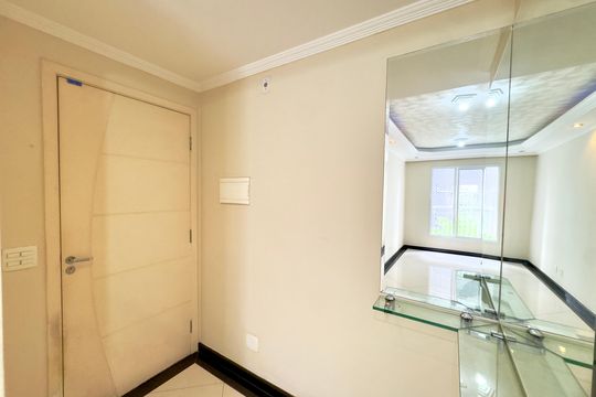 Detalhe Hall entrada de apartamento para alugar com 2 quartos, 82m² em Vila Florida, Guarulhos