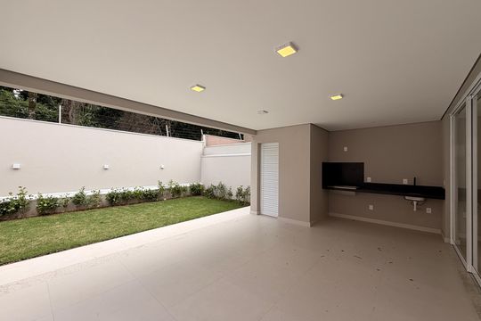 Quintal de casa de condomínio à venda com 3 quartos, 170m² em Gramadão, Jundiaí
