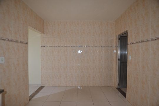 Cozinha de casa para alugar com 1 quarto, 60m² em Bento Ribeiro, Rio de Janeiro