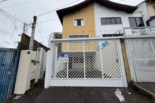 Fachada de casa para alugar com 3 quartos, 190m² em Raposo Tavares, São Paulo