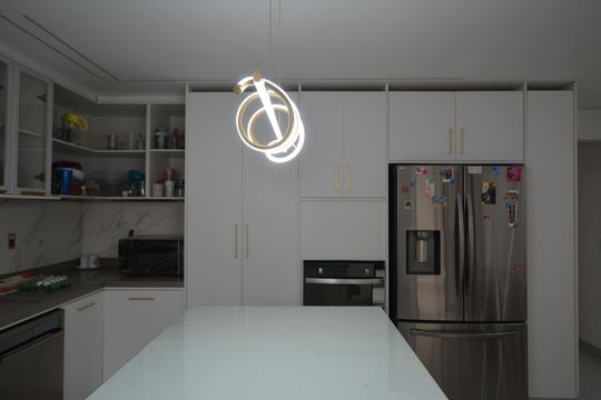 COZINHA  de casa à venda com 3 quartos, 230m² em Rio Pequeno, São Paulo