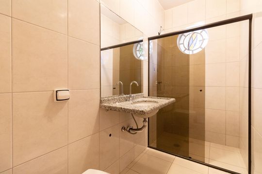 Banheiro 2 de casa à venda com 4 quartos, 200m² em Vila Butantã, São Paulo