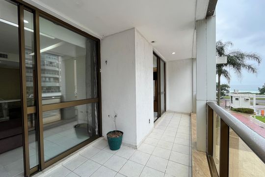 Varanda de apartamento para alugar com 1 quarto, 76m² em Barra da Tijuca, Rio de Janeiro