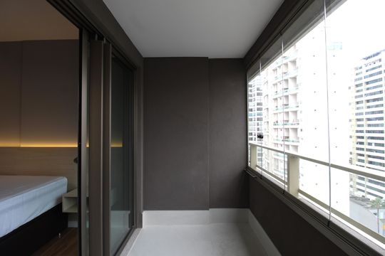 Varanda de kitnet/studio para alugar com 1 quarto, 28m² em Indianópolis, São Paulo