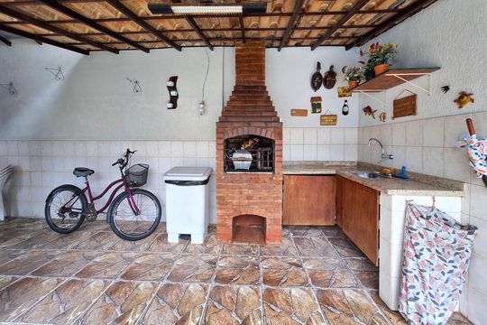 Quintal de casa à venda com 3 quartos, 174m² em Piratininga, Niterói