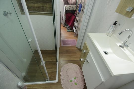 Banheiro de kitnet/studio para alugar com 1 quarto, 41m² em Embaré, Santos