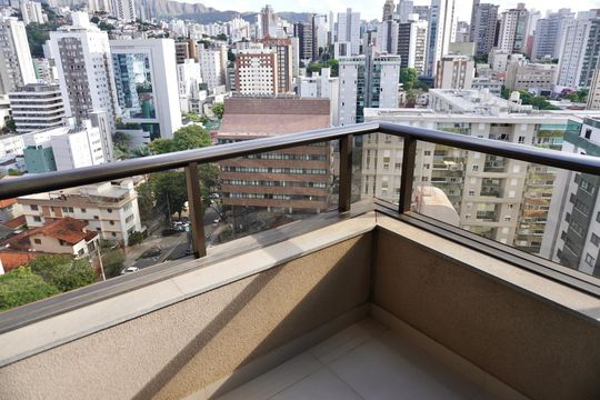 Varanda de kitnet/studio para alugar com 1 quarto, 41m² em Santa Efigênia, Belo Horizonte