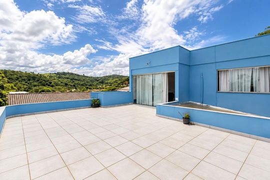 Área externa de casa para alugar com 5 quartos, 300m² em Vila Nova, Porto Alegre
