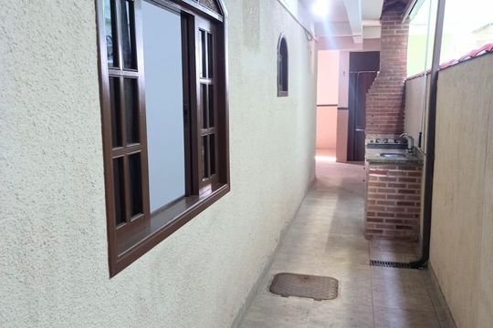 Corredor lateral de casa para alugar com 2 quartos, 118m² em Cosmorama, Mesquita