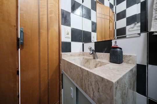 Banheiro de apartamento à venda com 2 quartos, 50m² em Vila Silvia, São Paulo
