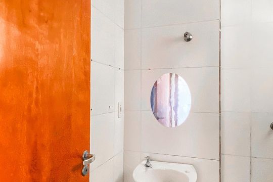 Banheiro  de apartamento para alugar com 2 quartos, 45m² em Vila Talarico, São Paulo