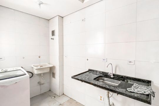 Sala/Cozinha de apartamento para alugar com 2 quartos, 45m² em Vila Talarico, São Paulo