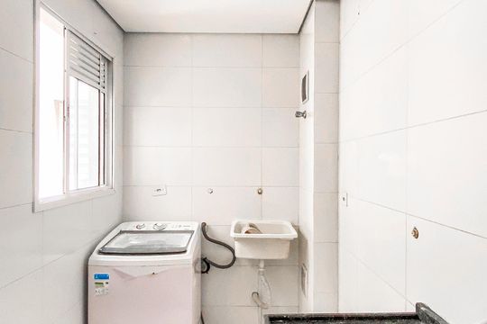 Cozinha  de apartamento para alugar com 2 quartos, 45m² em Vila Talarico, São Paulo