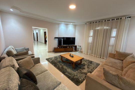 Casa à venda com 5 quartos, 1000m² em Colônia Agrícola Samambaia, Brasília