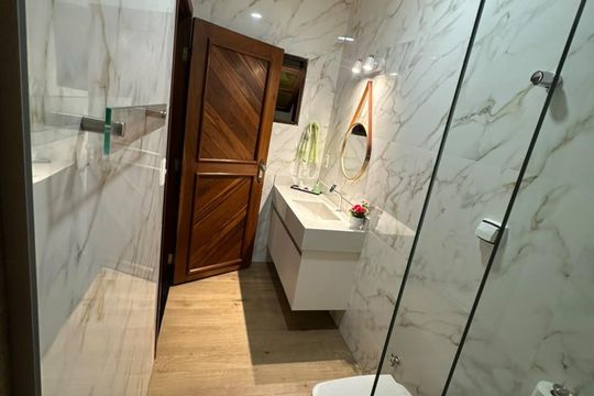 Casa à venda com 5 quartos, 1000m² em Colônia Agrícola Samambaia, Brasília
