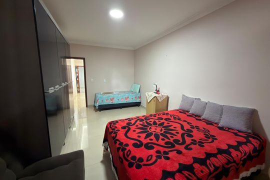 Quarto 3 de casa à venda com 5 quartos, 1000m² em Colônia Agrícola Samambaia, Brasília