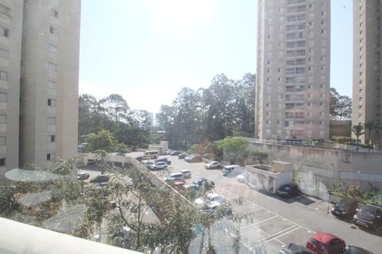 Vista  de apartamento à venda com 3 quartos, 92m² em Jardim Henriqueta, Taboão da Serra