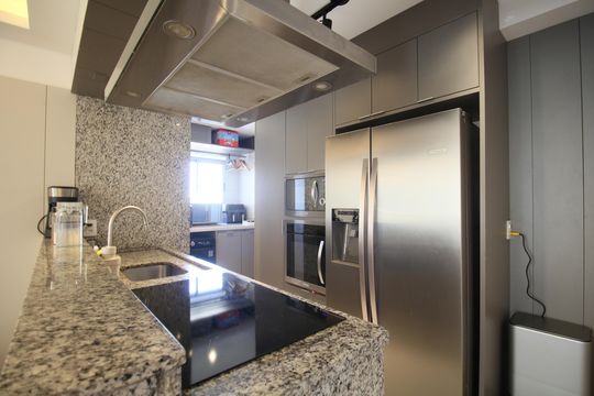 Cozinha de apartamento à venda com 3 quartos, 92m² em Jardim Henriqueta, Taboão da Serra