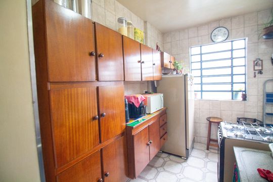 Cozinha de apartamento à venda com 2 quartos, 48m² em Chácara Santana, São Paulo