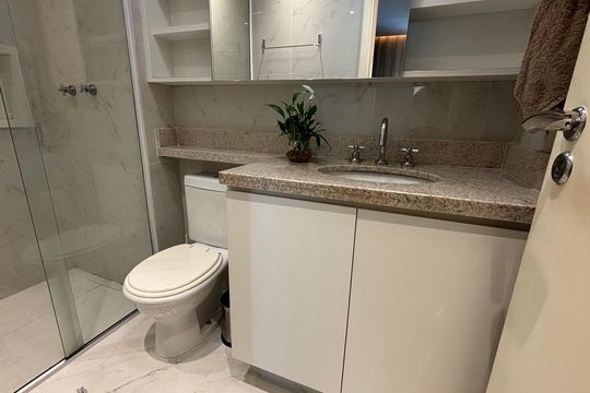 Banheiro Suíte de apartamento para alugar com 1 quarto, 43m² em Cidade Monções, São Paulo