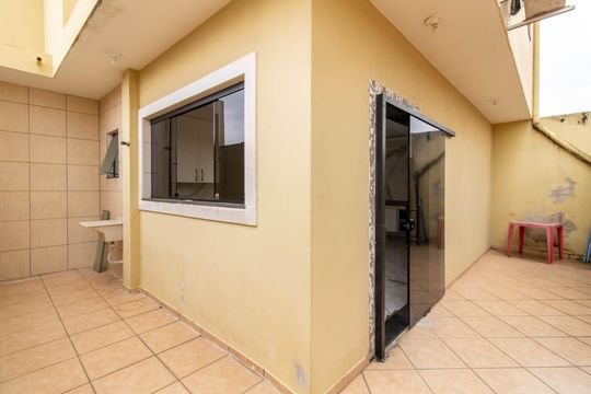Area de Serviço  de casa para alugar com 3 quartos, 350m² em Vila das Palmeiras, Guarulhos