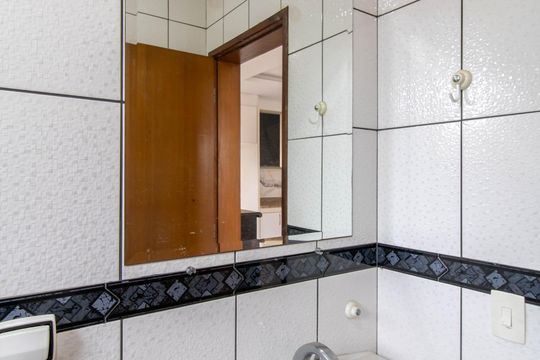 Banheiro 2 de casa para alugar com 3 quartos, 350m² em Vila das Palmeiras, Guarulhos