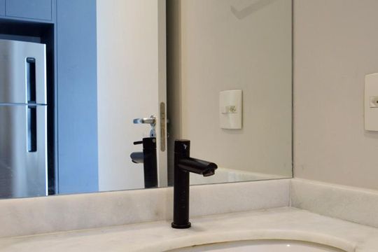 Banheiro de kitnet/studio para alugar com 1 quarto, 25m² em Consolação, São Paulo