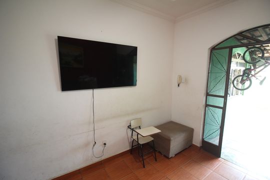 Sala de casa para alugar com 2 quartos, 324m² em Lindéia, Contagem