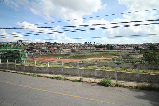 Vista de casa para alugar com 2 quartos, 324m² em Lindéia, Contagem