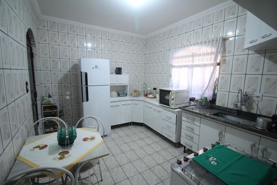 Cozinha de casa para alugar com 2 quartos, 324m² em Lindéia, Contagem