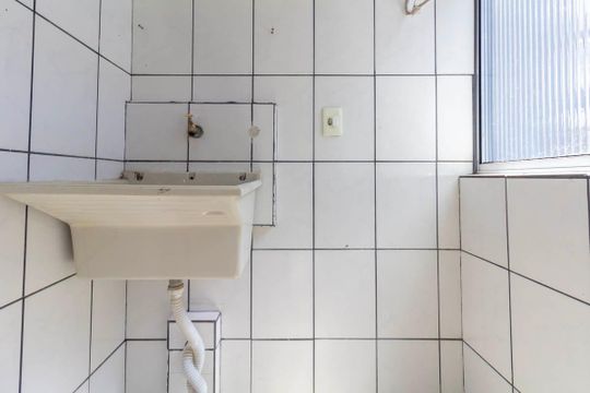 Cozinha e Área de Serviço de apartamento para alugar com 2 quartos, 42m² em Vila Silvia, São Paulo