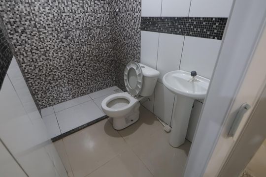 Banheiro de apartamento para alugar com 1 quarto, 52m² em Vila Vista Alegre, Cachoeirinha