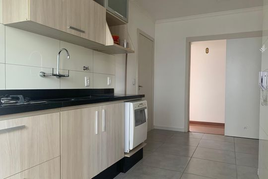 Cozinha de apartamento à venda com 2 quartos, 150m² em Centro, São Leopoldo