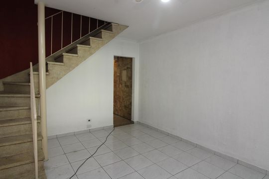 Casa para alugar com 4 quartos, 168m² em Jardim Lisboa, São Paulo