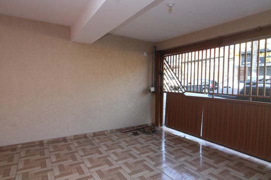 Garagem de casa para alugar com 4 quartos, 168m² em Jardim Lisboa, São Paulo