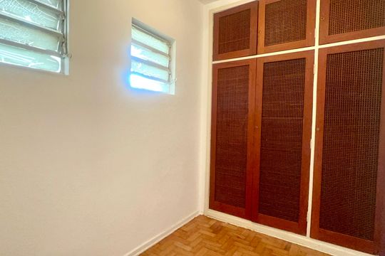 Quarto de Serviço de apartamento para alugar com 2 quartos, 102m² em Cerqueira César, São Paulo