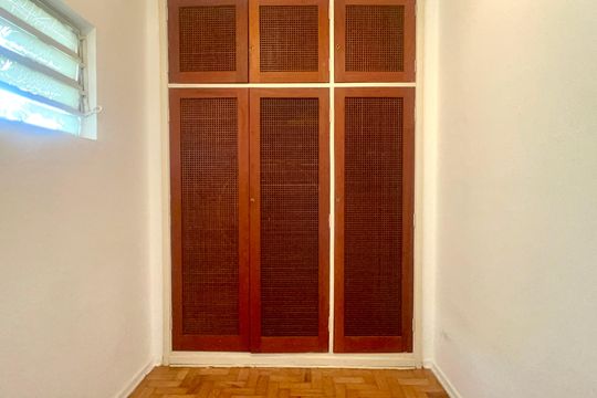 Quarto de Serviço de apartamento para alugar com 2 quartos, 102m² em Cerqueira César, São Paulo