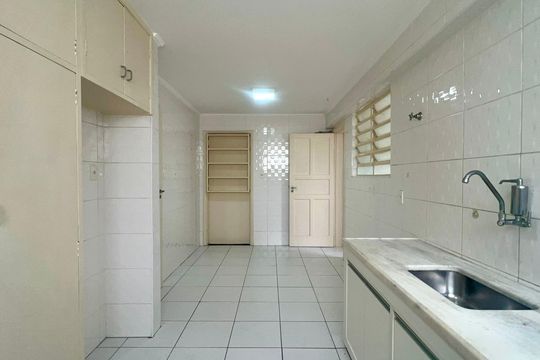 Cozinha de apartamento para alugar com 2 quartos, 102m² em Cerqueira César, São Paulo