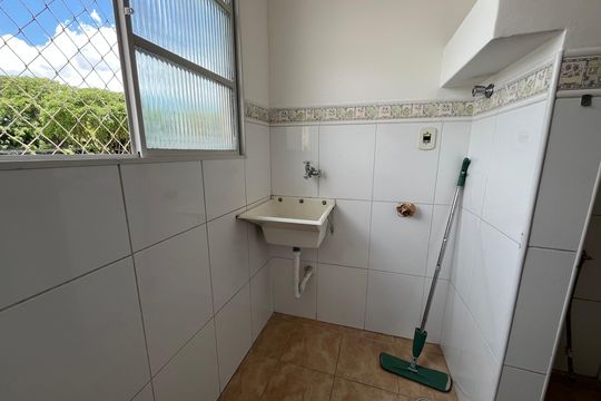 Área de Serviço de apartamento para alugar com 2 quartos, 54m² em Jardim Santo Elias, São Paulo