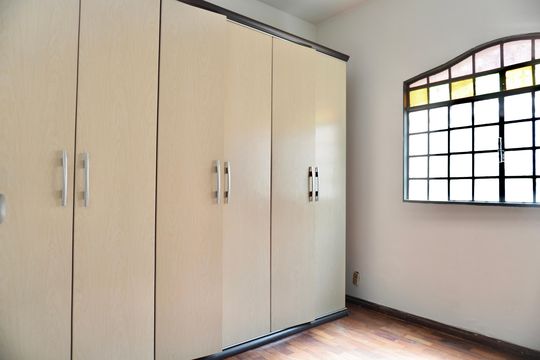 Quarto 2 de casa para alugar com 3 quartos, 250m² em Paraíso, Belo Horizonte