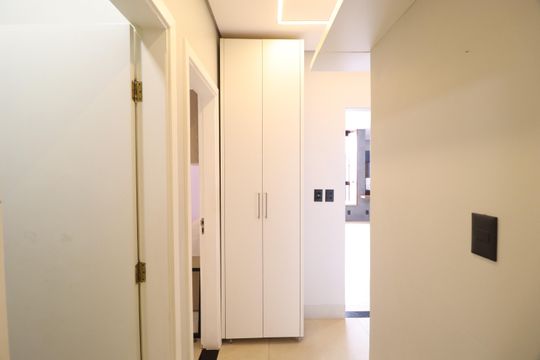 Corredor - Armário de casa para alugar com 3 quartos, 200m² em Brasil, Uberlândia