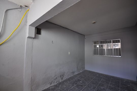 Garagem de casa para alugar com 2 quartos, 80m² em Jardim Francisco Mendes, São Paulo