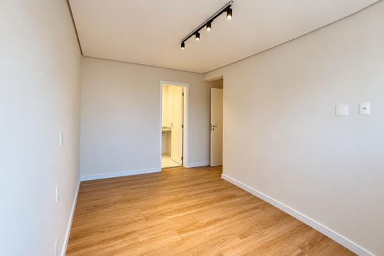Suíte de apartamento à venda com 2 quartos, 122m² em Lapa, São Paulo