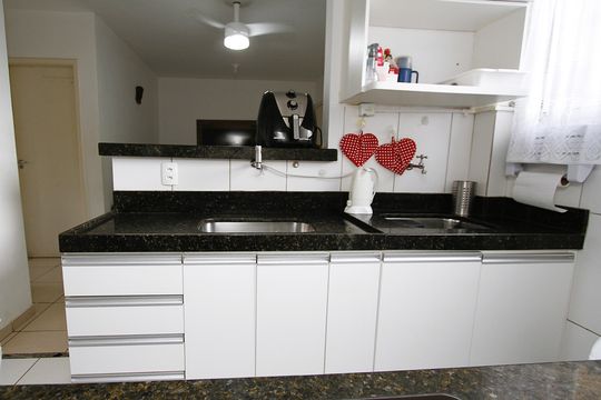 Cozinha de apartamento à venda com 2 quartos, 43m² em Salgado Filho, Belo Horizonte