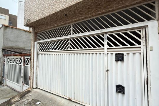 Fachada de casa à venda com 3 quartos, 160m² em Bairro dos Casas, São Bernardo do Campo